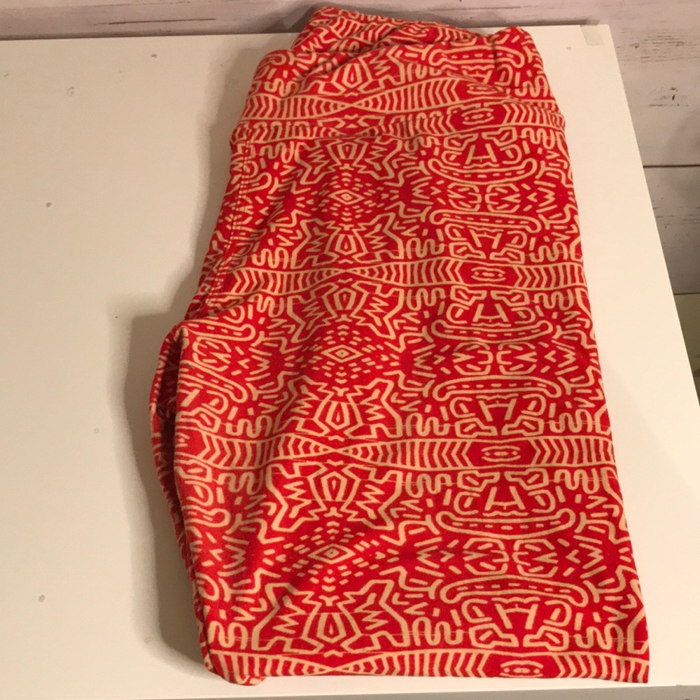 LulaRoe Aztec print leggings